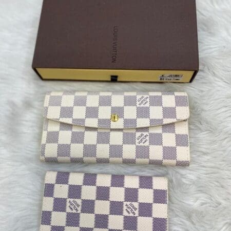 8097 Louis vuitton white plaid wallet