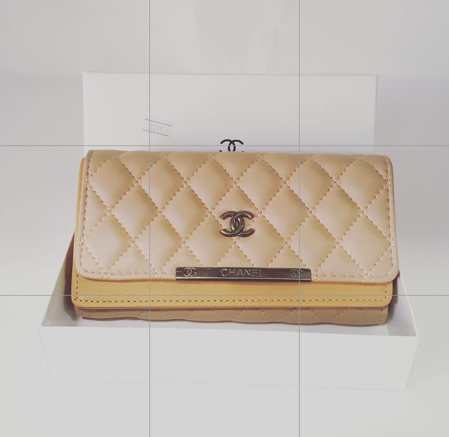 8091 CHANEL Apricot wallet