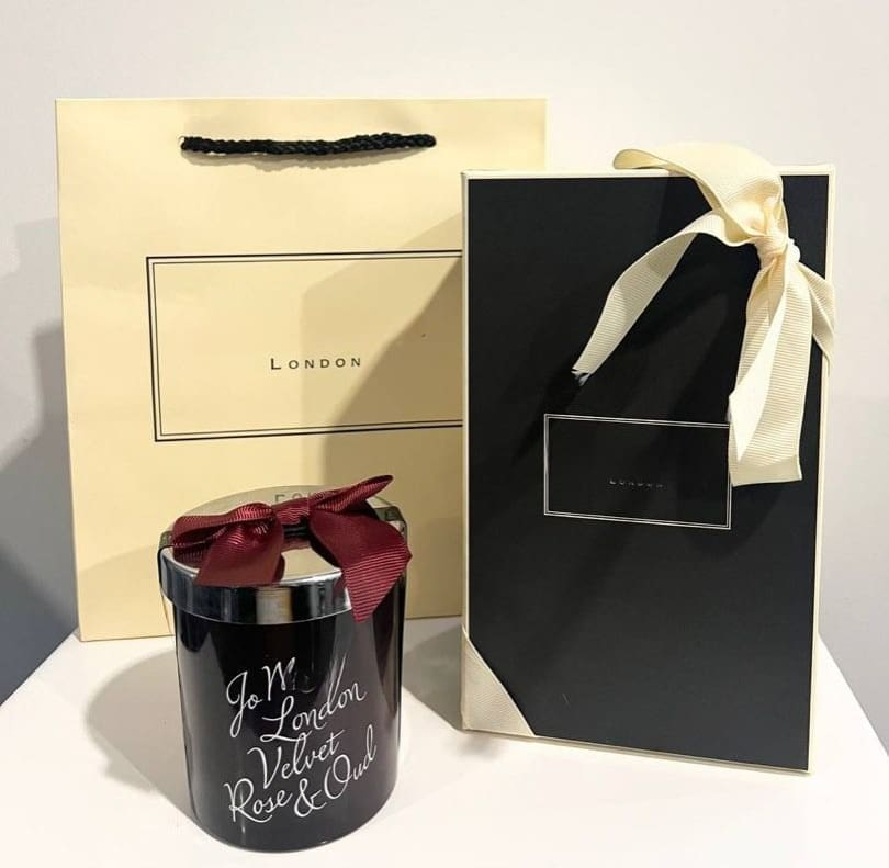 3575 JO ME LONDON velvet rose and oud candle